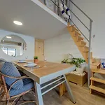 Seafront Penthouse Apartman