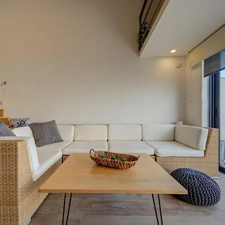 Seafront Penthouse *