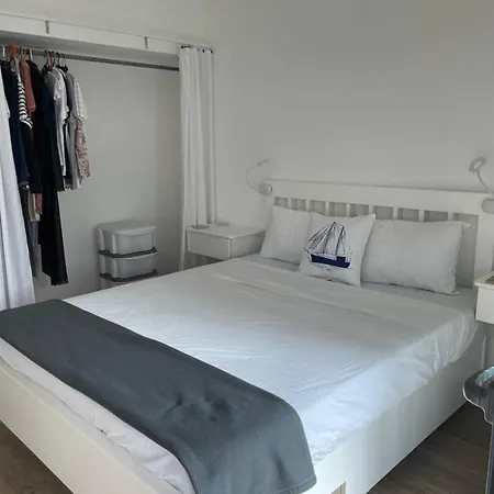 Seafront Penthouse By Homely Appartement Mellieħa