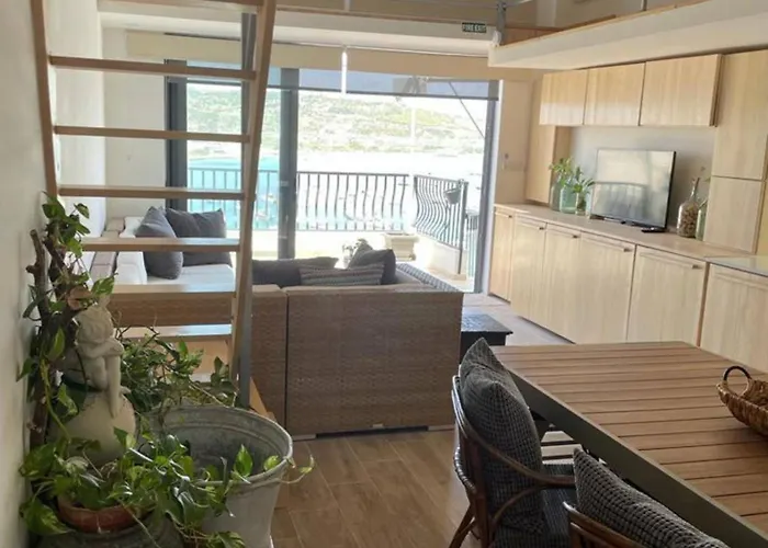 Appartement Seafront Penthouse By Homely *