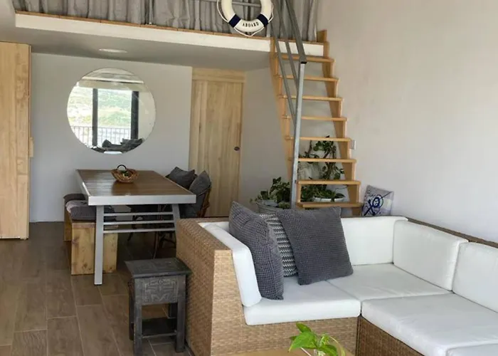 Seafront Penthouse By Homely Appartement *